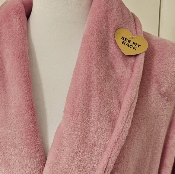 Pink Robe with Red Heart Embroidery - Picture 4 of 6